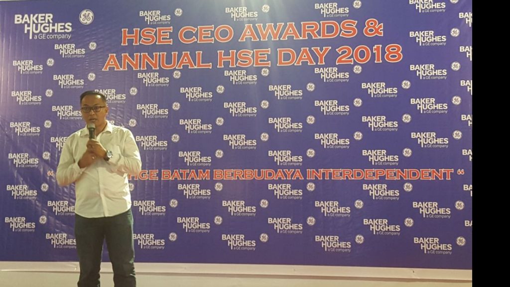 PT. Putra Tidar Perkasa menerima HSE CEO AWARDS and ANNUAL HSE DAY 2018 dari PT. Vetco Gray Indonesia yang diterima oleh Direktur Utama