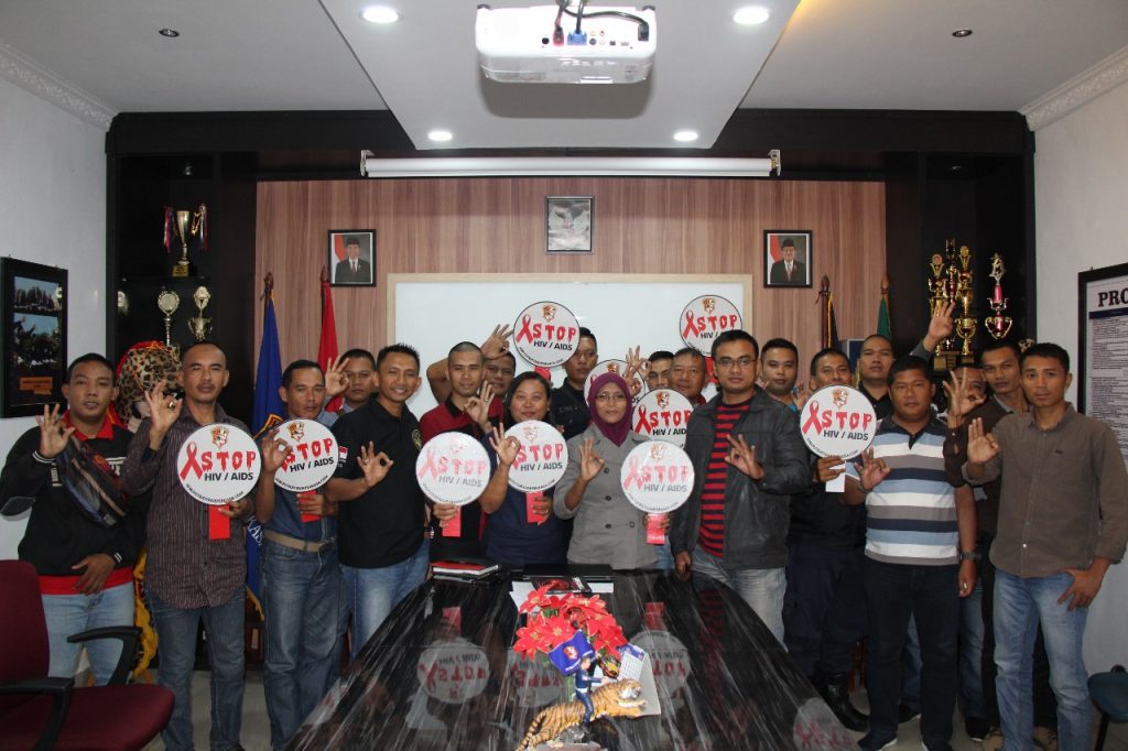 Sosialisasi Peduli HIV AIDS kepada Chief Security dan Leader